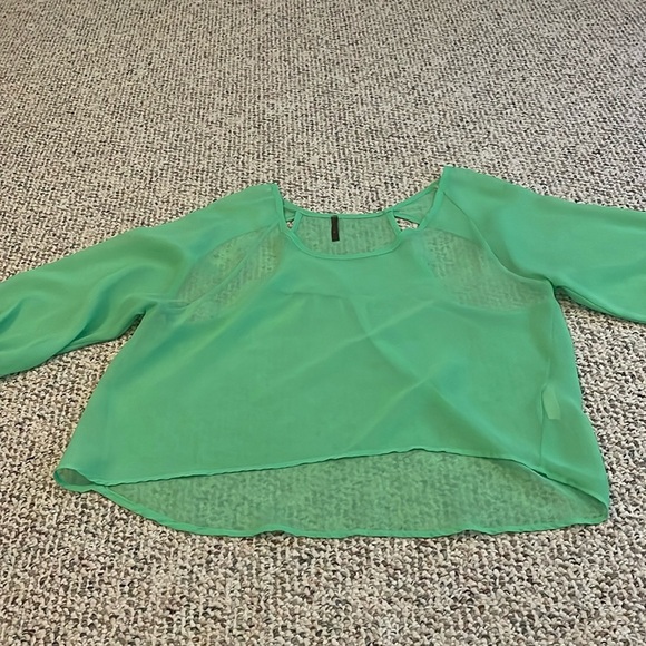 Green Sheer Top Cut-Out Back - Picture 3 of 9